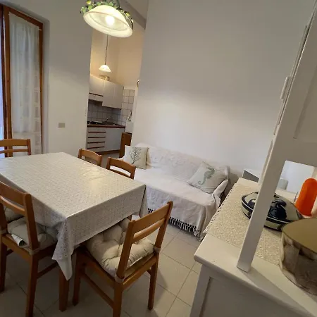 A Due Passi Dal Mare Apartament